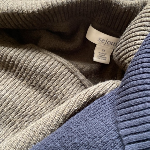 Cowl neck sweaters, Black and dark green. Long great with leggings - Picture 2 of 3